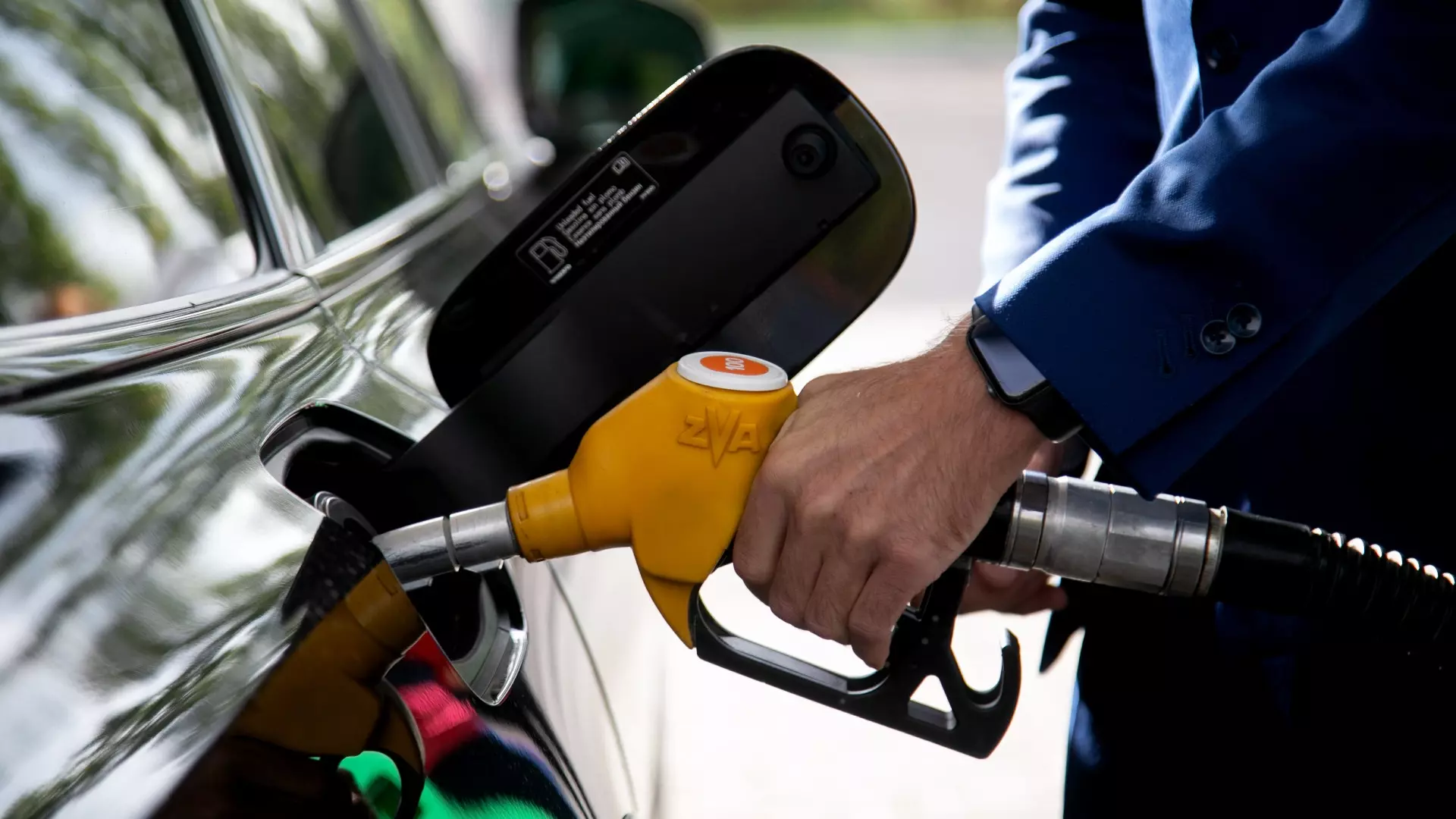 Автомобилисты ХМАО жалуются на подорожание бензина