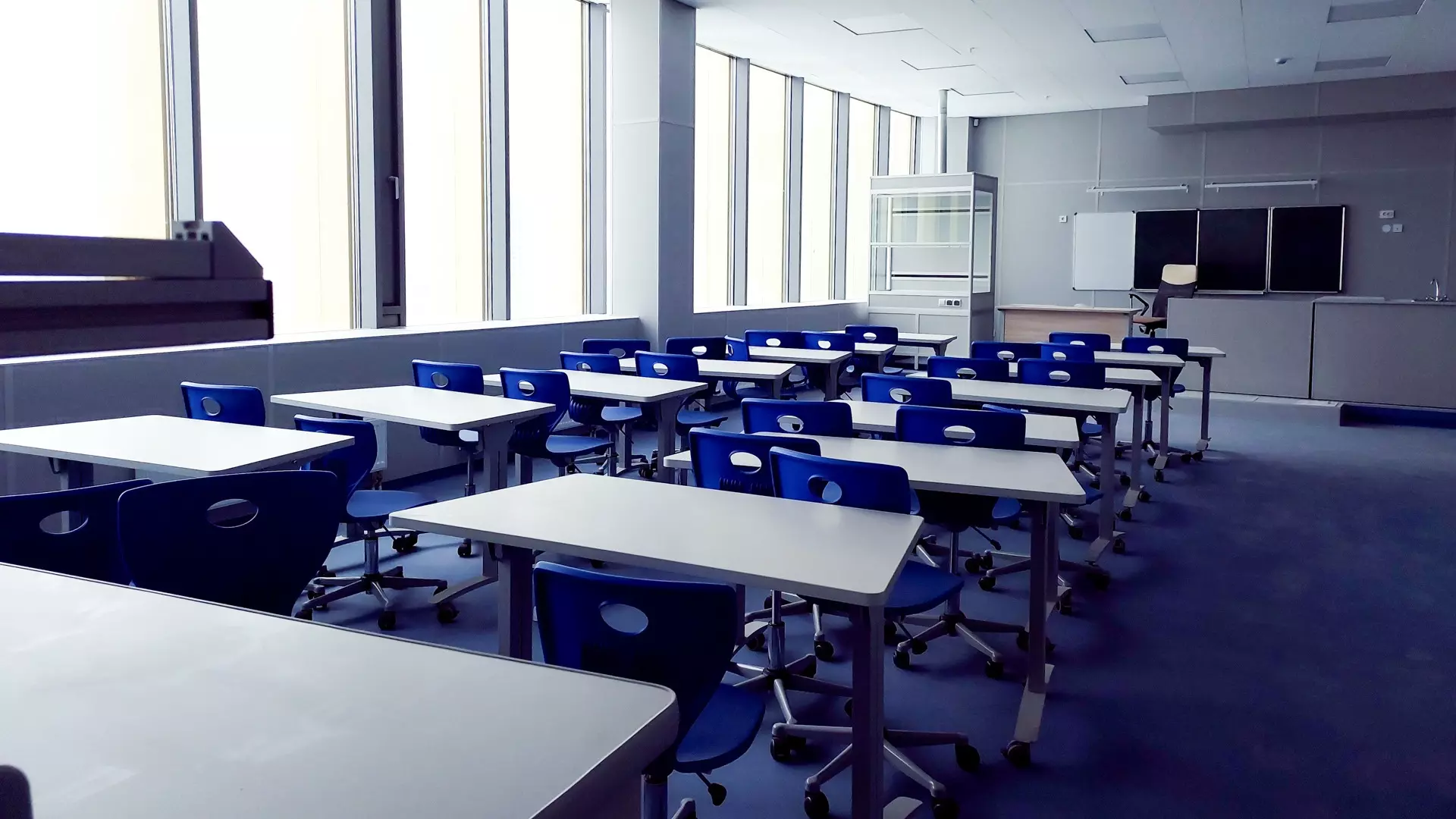 Сотрудница школы в ХМАО опровергла информацию об увольнении из-за низкой зарплаты