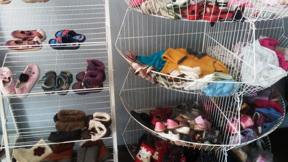 Житель Нижневартовска забрал одежду у малоимущих и напал на волонтеров