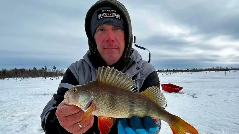 Рыбаки закрывают зимний сезон